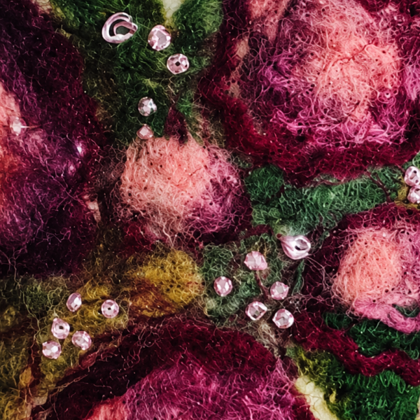 Romantisches Rosenwindlicht - liebevoll gefilzt und bestickt